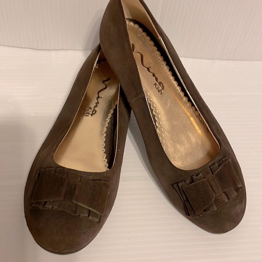 New NINA Kids Girls Brown Suede Leather Flat Shoes Size 4.5 M